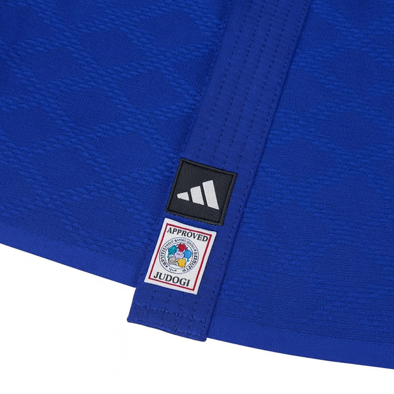 Judogi Adidas IJF J730 Champion III Slim Fit blu strisce bianche